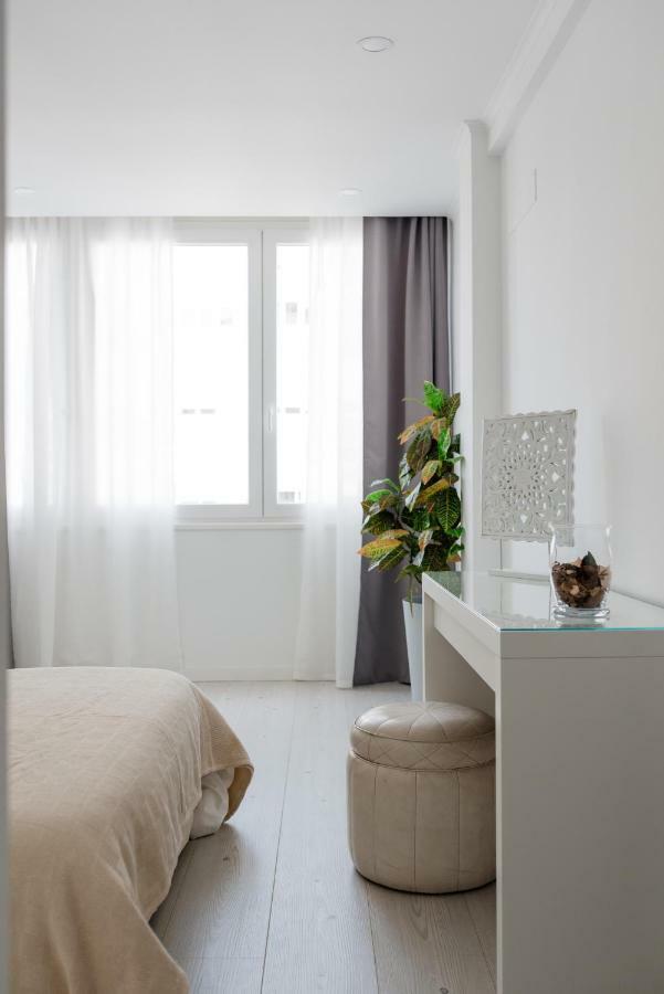 Light-Filled, Fully Renovated Apt Near Belem, By Timecooler Lissabon Exterior foto